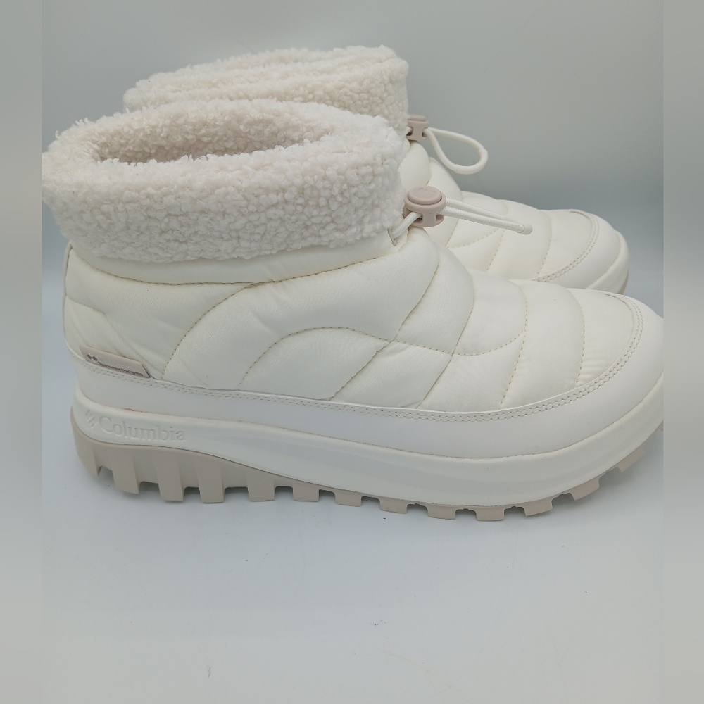 Columbia Women's Cream Winter Boots